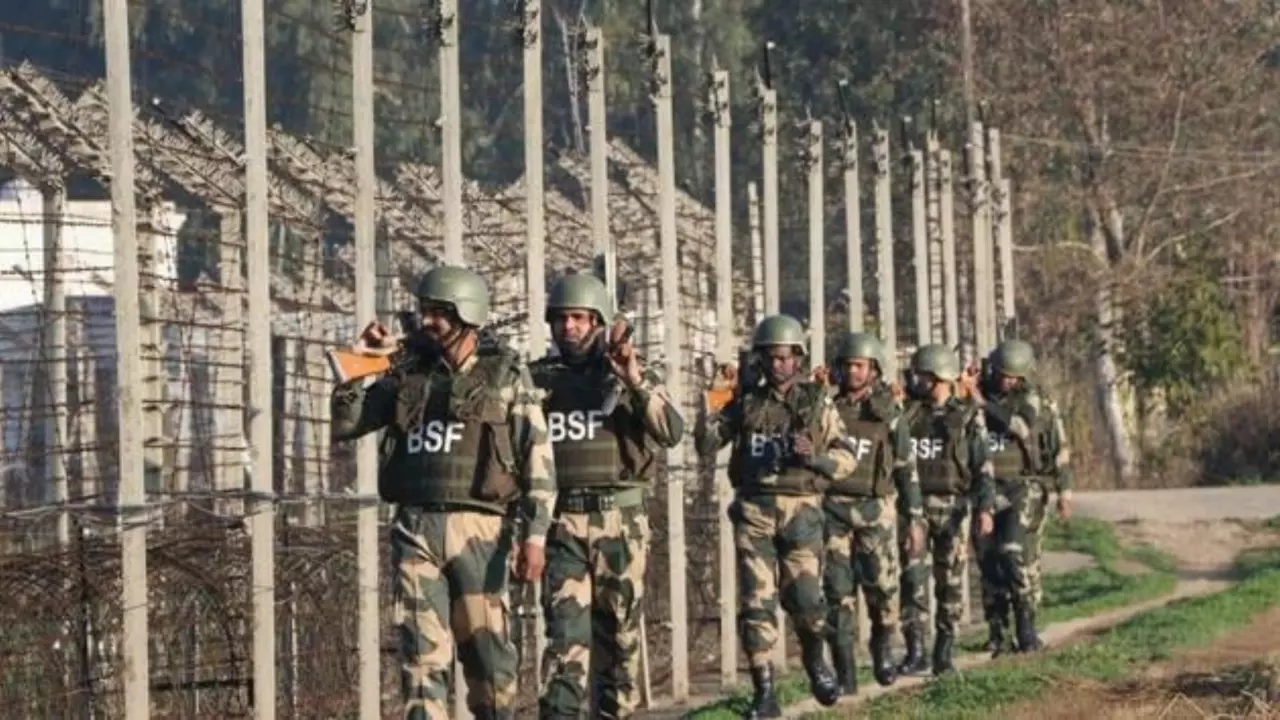 उधर पाक भेज रहा था ड्रोन, इधर घुसपैठ की फिराक में थे आतंकी; BSF ने 7 को वहीं किया ढेर