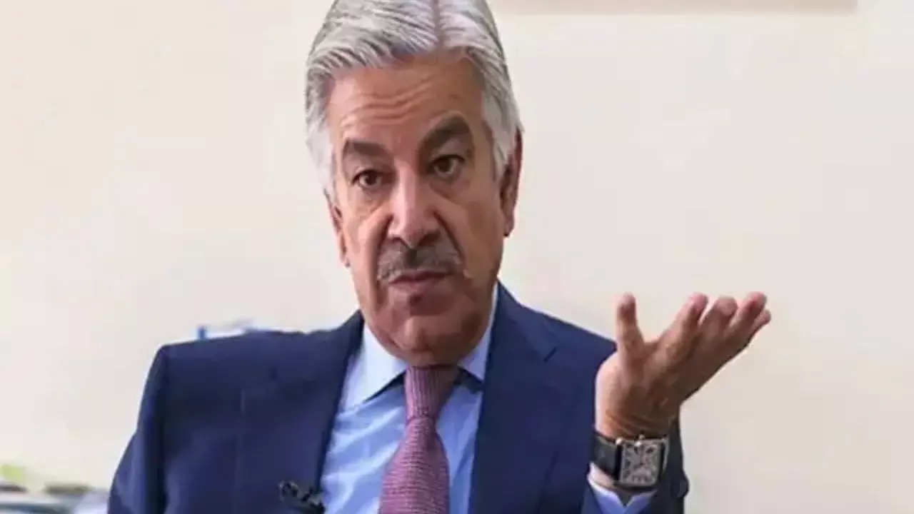 पाकिस्‍तानी रक्षा मंत्री ने बताया भारतीय ड्रोन को क्‍यों नहीं बनाया निशाना, जवाब सुन आप भी कहेंगे - वाह रे मेरे मिट्टी के शेर