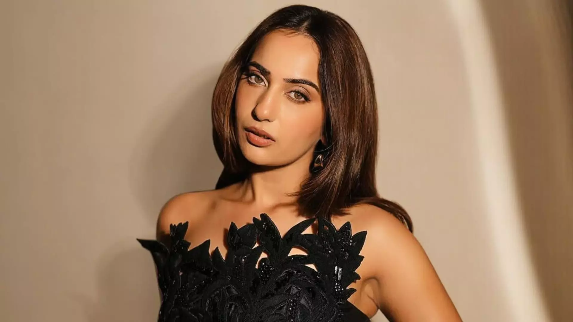 Kusha Kapila ने अपने नाम से पैसे मांगने वाले फर्जी फेसबुक अकाउंट के खिलाफ लगाई क्लास, फैंस से की अपील