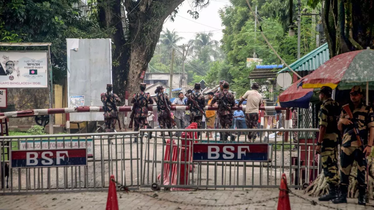 अब असम में घुसपैठियों पर नहीं चलेगा केस, सीधे बॉर्डर से खदेड़ा जाएगा वापस अब असम में घुसपैठियों पर नहीं चलेगा केस, सीधे बॉर्डर से खदेड़ा जाएगा वापस