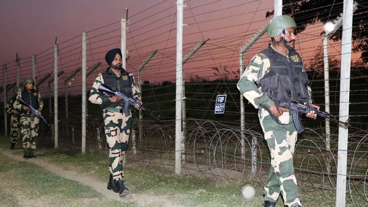 दूसरे दिन सीजफायर का उल्लंघन नहीं, कश्मीर से लेकर पंजाब तक अब भी रेड अलर्ट, जानिए कैसी है बॉर्डर पर स्थिति | 10 POINTS दूसरे दिन सीजफायर का उल्लंघन नहीं, कश्मीर से लेकर पंजाब तक अब भी रेड अलर्ट, जानिए कैसी है बॉर्डर पर स्थिति | 10 POINTS