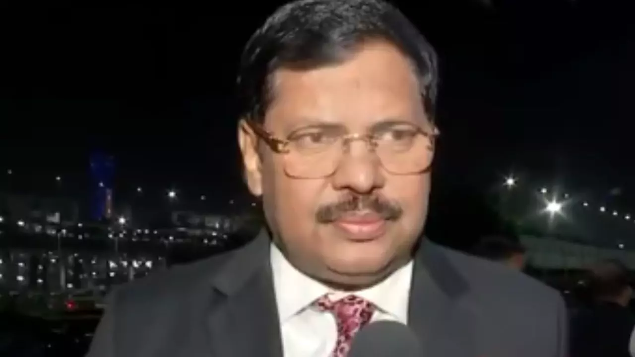 देश खतरे में हो तो सुप्रीम कोर्ट अलग नहीं रह सकता, होने वाले CJI जस्टिस गवई ने क्यों कही ये बात? देश खतरे में हो तो सुप्रीम कोर्ट अलग नहीं रह सकता, होने वाले CJI जस्टिस गवई ने क्यों कही ये बात?