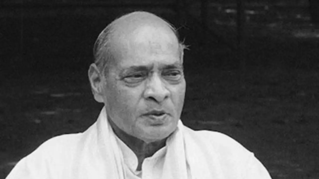 दिल्ली में नरसिंह राव की मूर्ति! जिस नेता को मौत के बाद ठुकराया, अब उसकी विरासत पर सियासी संग्राम के पढ़ें किस्से