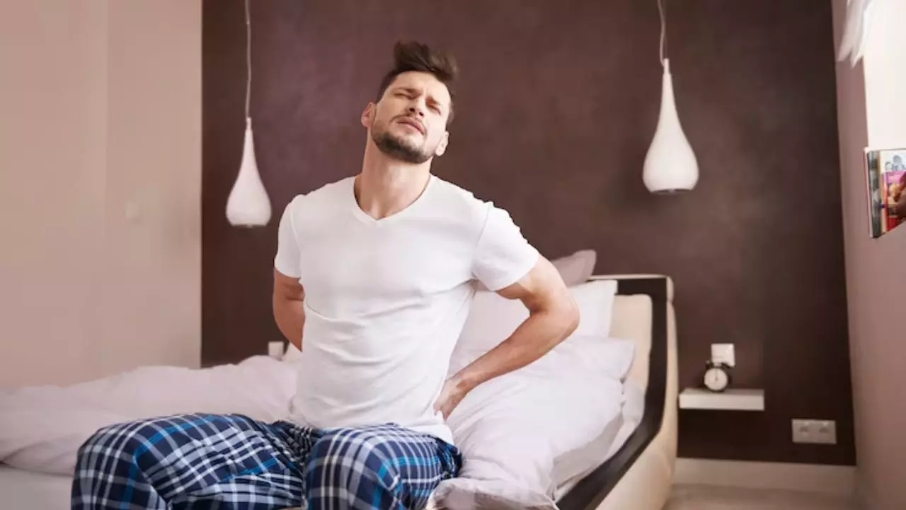 दवाई नहीं, धीमा ज़हर! Steroid बन सकता है 20 की उम्र में हिप रिप्लेसमेंट का कारण, जानें कैसे दवाई नहीं, धीमा ज़हर! Steroid बन सकता है 20 की उम्र में हिप रिप्लेसमेंट का कारण, जानें कैसे