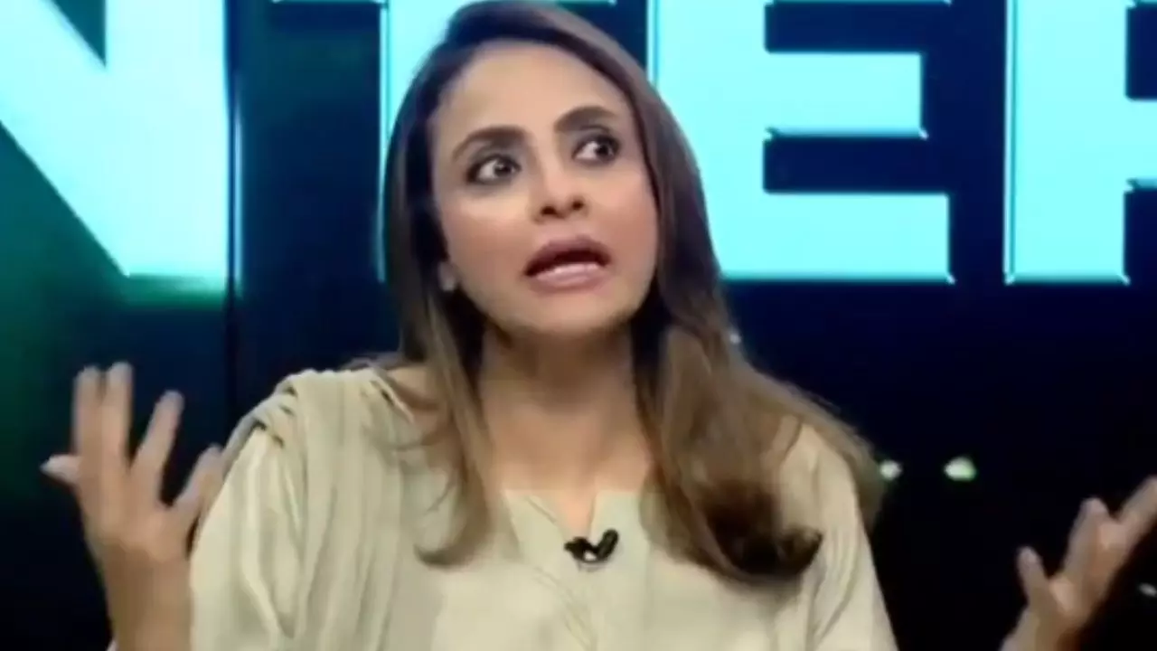 हथियार तो काम आए नहीं, बातों से ही जीत लो जंग - पाकिस्‍तानी एंकर के बतोले सुन आप भी कहेंगे... VIDEO