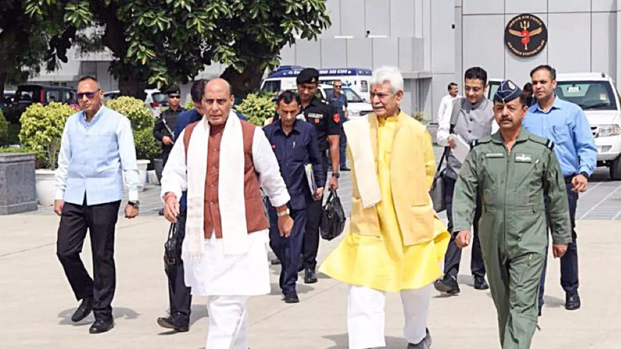 क्या पाकिस्तान में सुरक्षित हैं परमाणु हथियार? श्रीनगर से राजनाथ सिंह का दुनिया से बड़ा सवाल क्या पाकिस्तान में सुरक्षित हैं परमाणु हथियार? श्रीनगर से राजनाथ सिंह का दुनिया से बड़ा सवाल