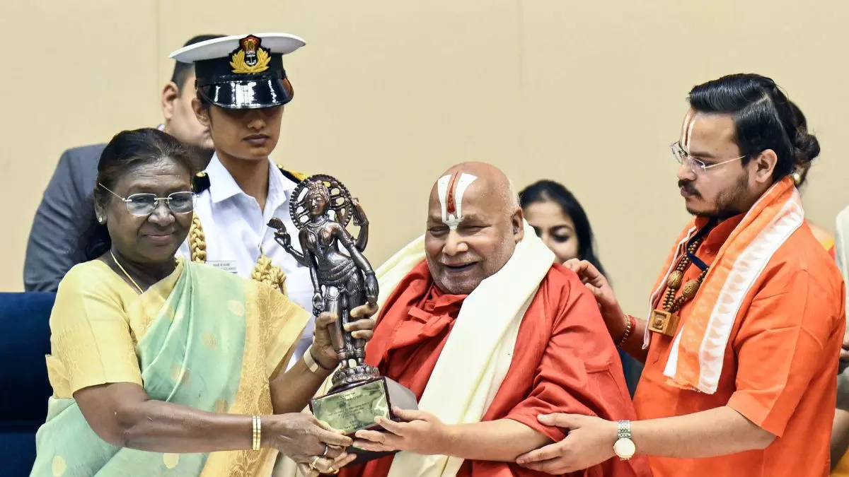 ज्ञानपीठ पुरस्कार क्या है, जिससे जगद्गुरु रामभद्राचार्य को किया गया सम्मानित?  जानिए इसके बारे में सबकुछ