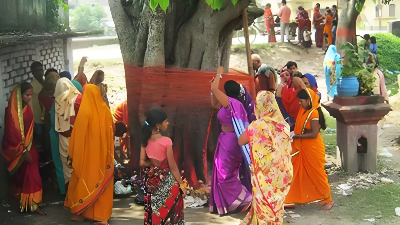 Shani Dosh: शनिवार के दिन पीपल के पेड़ की पूजा करने से दूर होते हैं शनि दोष और मिलती है सुख-समृद्धि Shani Dosh: शनिवार के दिन पीपल के पेड़ की पूजा करने से दूर होते हैं शनि दोष और मिलती है सुख-समृद्धि