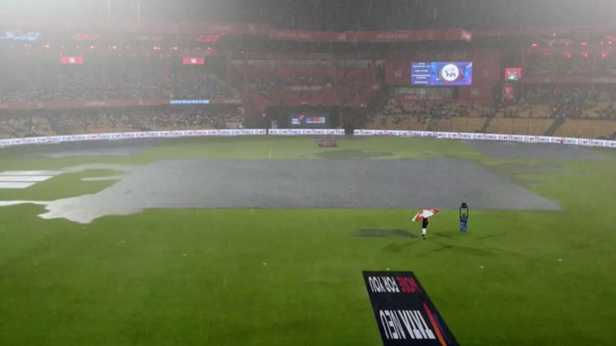 IPL 2025 के प्लेऑफ की रेस से बाहर होने वाली चौथी टीम बनी KKR,  प्वाइंट्स टेबल में टॉप पर पहुंची RCB