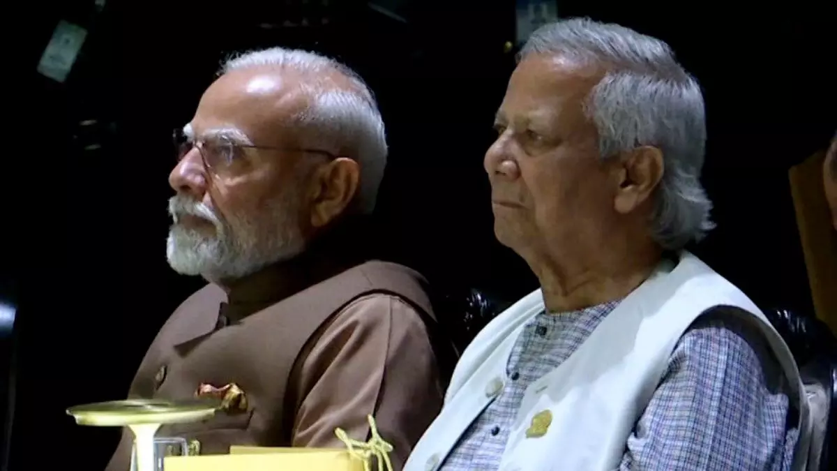 यूनुस के लैंडलॉक्ड बयान पर भारत ने दिया ऐसा जवाब, जिससे अब बर्बाद हो जाएगी बांग्लादेश की गारमेंट इंडस्ट्री; निर्यात करना भी होगा बेहद खर्चीला यूनुस के लैंडलॉक्ड बयान पर भारत ने दिया ऐसा जवाब, जिससे अब बर्बाद हो जाएगी बांग्लादेश की गारमेंट इंडस्ट्री; निर्यात करना भी होगा बेहद खर्चीला