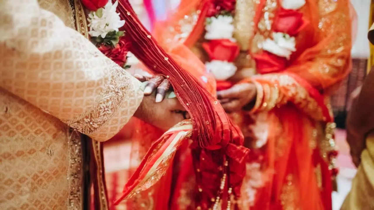 इधर बांधा मंगलसूत्र, उधर विधवा हुई दुल्हन, दिल का दौरा ले गया दूल्हे की जान, परिवार में छाया मातम