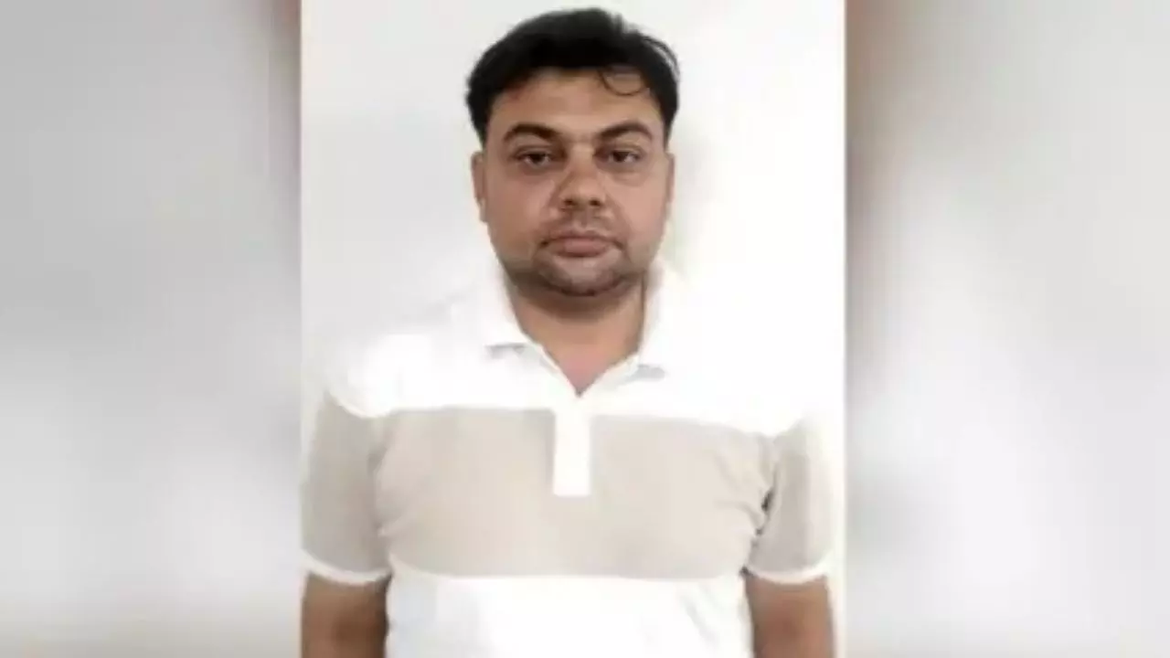 कभी भेजे सिम कार्ड, कभी लोग! ISI के इशारे पर नाच रहा था  शहजाद; UP ATS ने दबोचा