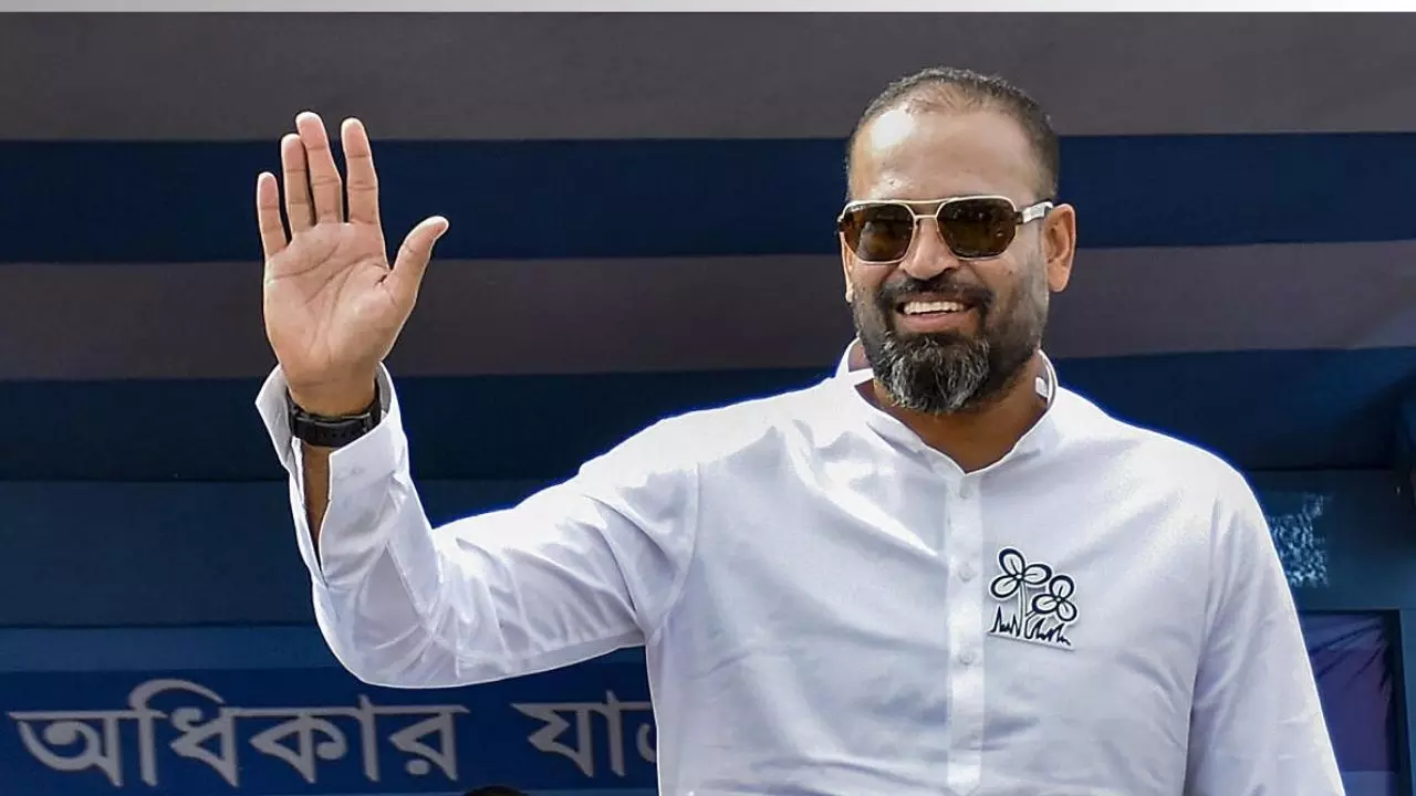 थरूर के बाद अब यूसुफ पठान को लेकर हल्‍ला! आतंकवाद के खिलाफ मोदी सरकार की मुहिम से दूर क्यों हुए यूसुफ? ममता का दबाव या...