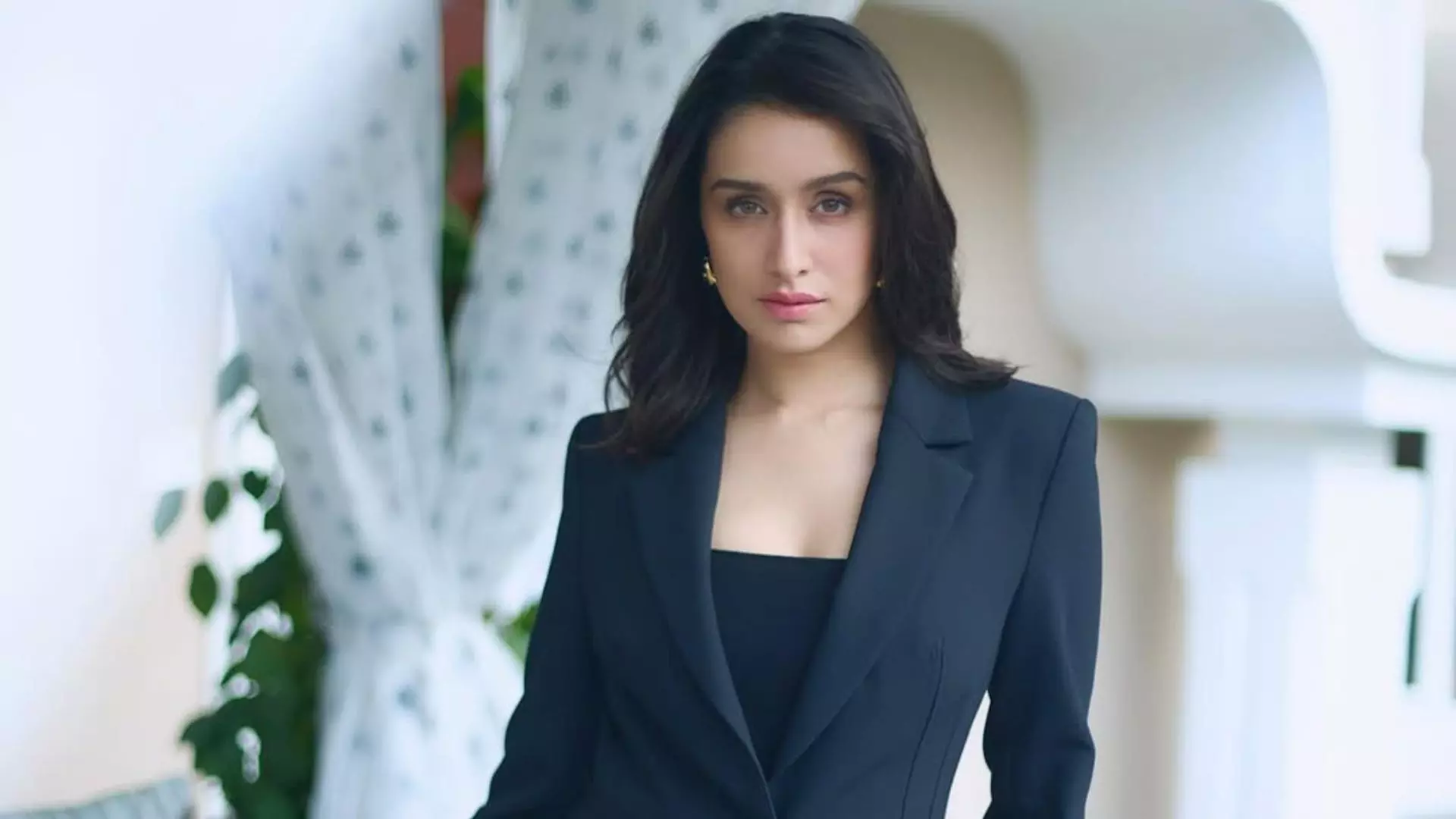 17 करोड़ की फीस बनी रोड़ा! Shraddha Kapoor ने छोड़ी Tumbbad फेम राही बर्वे की थ्रिलर फिल्म 17 करोड़ की फीस बनी रोड़ा! Shraddha Kapoor ने छोड़ी Tumbbad फेम राही बर्वे की थ्रिलर फिल्म