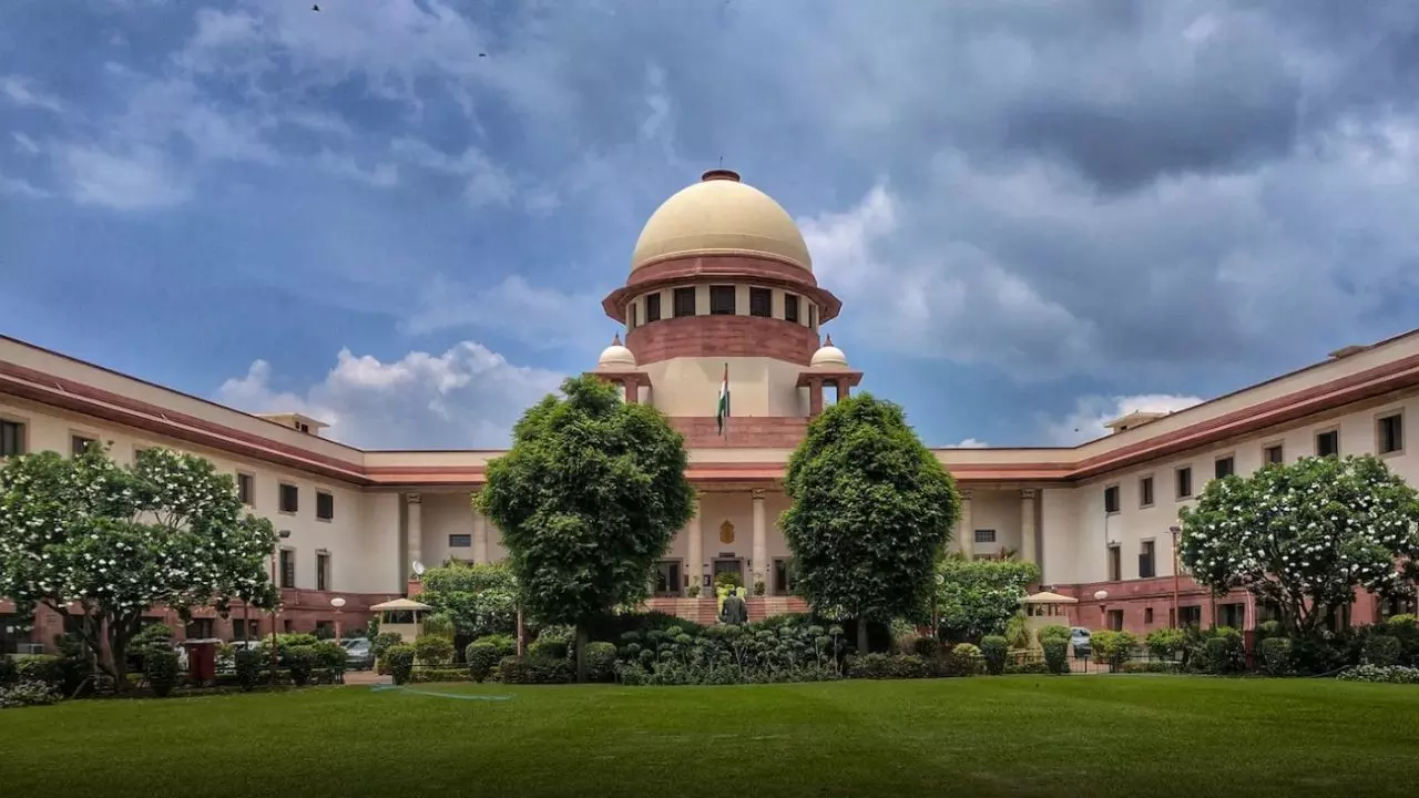 सुप्रीम कोर्ट का बड़ा फैसला: न्यायिक सेवा में आने से पहले जरूरी है तीन साल की वकालत - 10 बड़ी बातें