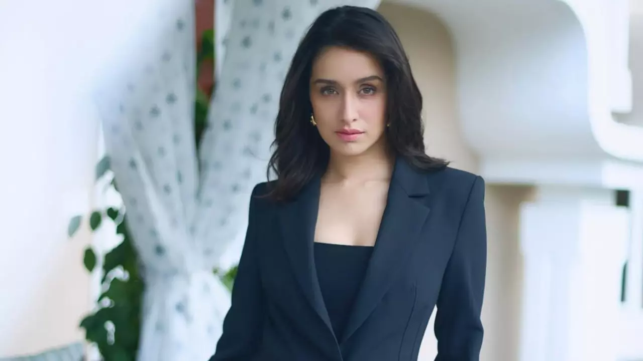 17 करोड़ की फीस बनी रोड़ा! Shraddha Kapoor ने छोड़ी Tumbbad फेम राही बर्वे की थ्रिलर फिल्म