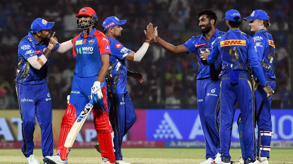 IPL 2025: प्लेऑफ की रेस में बारिश बनी विलेन, MI vs DC मैच रद्द हुआ तो किसे मिलेगा फायदा? जानिए पूरा समीकरण