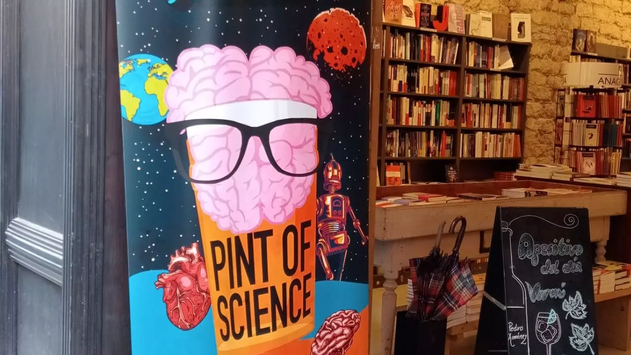 Pint of Science festival: पब में पिया ज्ञान का जाम, जब सांप, टीके और साइंस पर छिड़ी दिलचस्प बहस