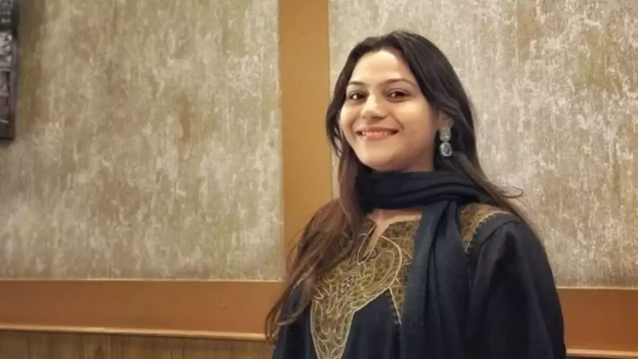 सोनपुर में भी लगाई थी सेंध, घोड़ा बाजार से हरिहरनाथ मंदिर तक, Jyoti Malhotra ने छाना हर कोना सोनपुर में भी लगाई थी सेंध, घोड़ा बाजार से हरिहरनाथ मंदिर तक, Jyoti Malhotra ने छाना हर कोना