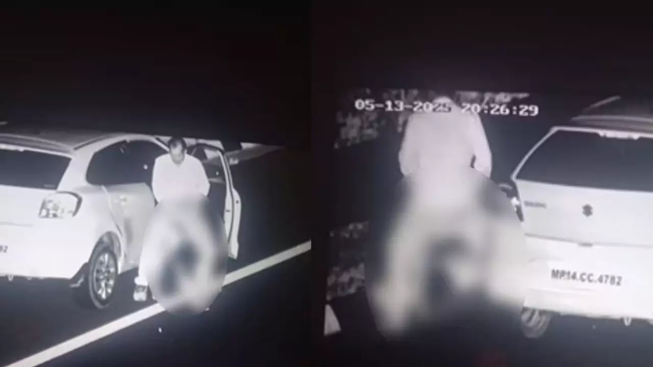 कार रोकी और हाईवे पर ही महिला के साथ संबंध बनाने लगे भाजपा नेता, Video Viral होने पर FIR दर्ज कार रोकी और हाईवे पर ही महिला के साथ संबंध बनाने लगे भाजपा नेता, Video Viral होने पर FIR दर्ज