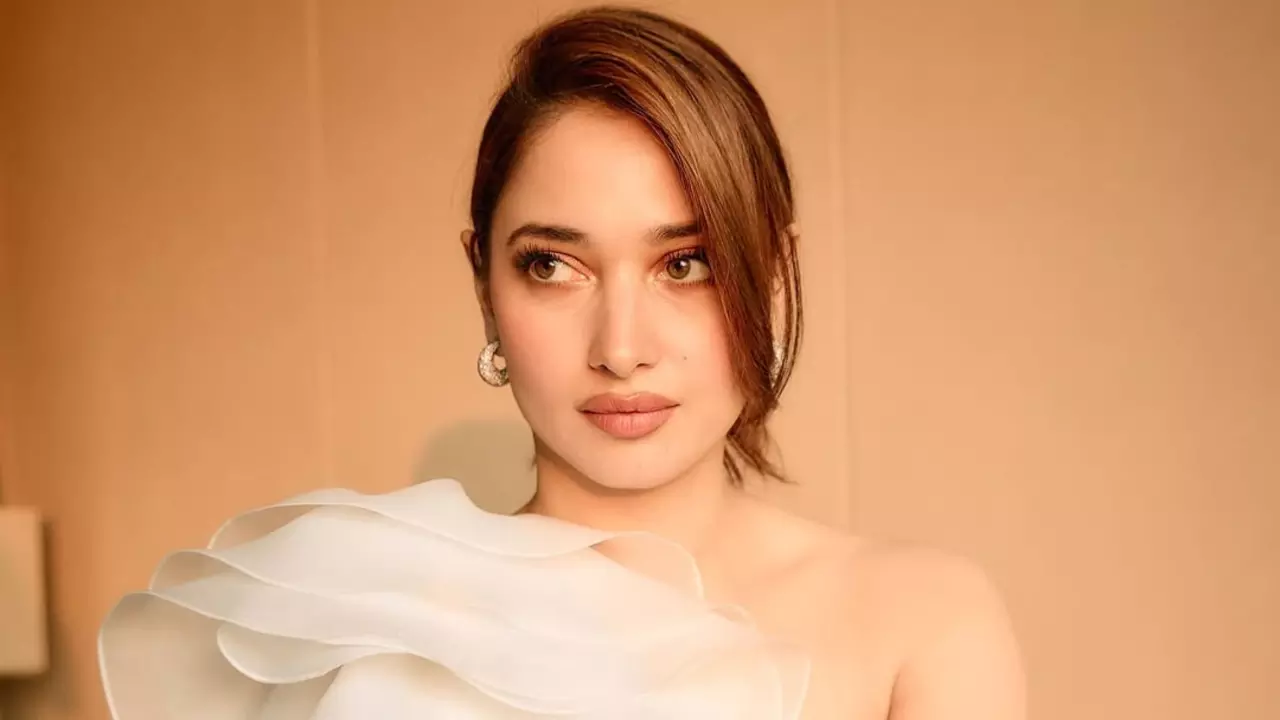 क्या है Tamannaah Bhatia का साबुन विवाद? कन्नड़ फैंस हुए नाराज, इस मंत्री को देनी पड़ी सफाई