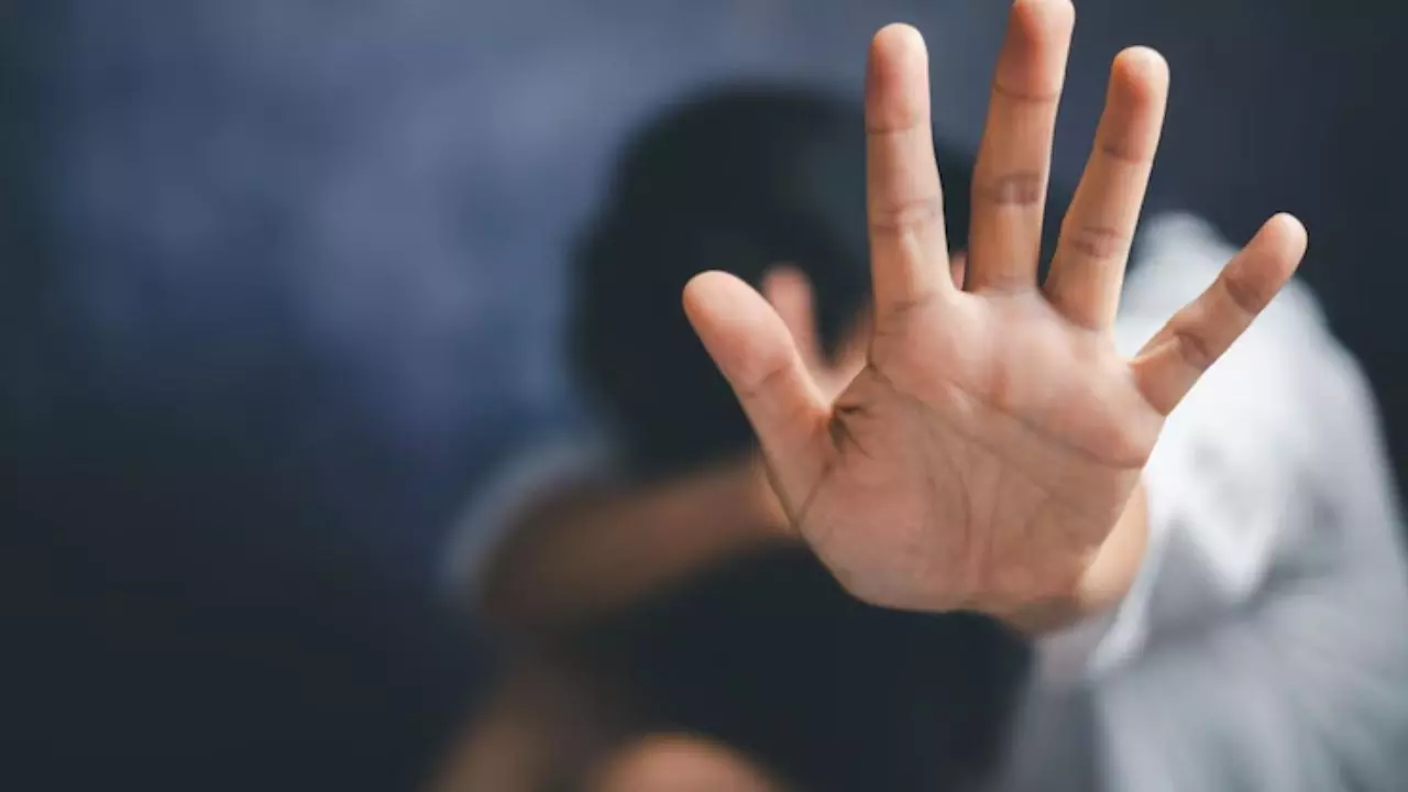 मानसिक रूप से बीमार महिला के साथ जेल में दरिंदगी, गार्ड ने पहले घसीटा, फिर गैंगरेप, चीखती रही महिला
