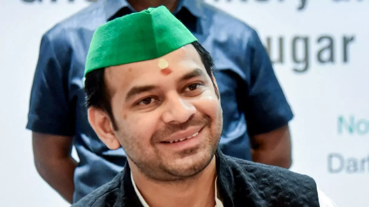 लालू परिवार से बेदखल किए गए तेज प्रताप यादव के पास कितनी संपत्ति है, अब कैसे कटेंगे दिन?