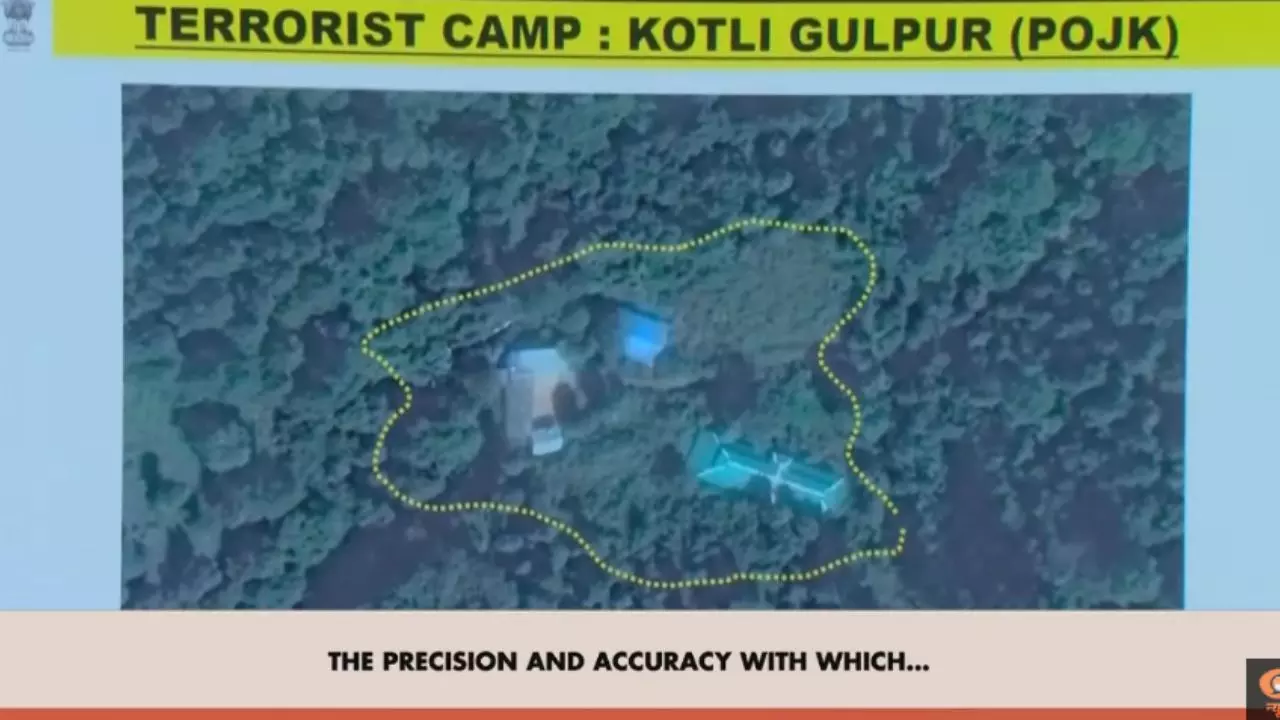 ऑपरेशन सिंदूर, तबाह आतंकी कैंपों की तस्‍वीरें, जल संरक्षण और राष्‍ट्रवाद; मन की बात के 122वें संस्‍करण में क्‍या-क्‍या? 10 Points में समझें