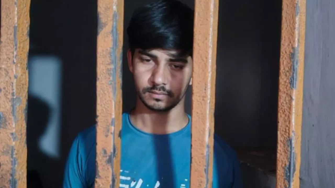 23 साल की उम्र में 24 से ज्यादा केस… पकड़ने गई पुलिस तो मार दी गोली; पढ़ें हिस्ट्रीशीटर कादिर उर्फ़ मंटा की क्राइम कुंडली 23 साल की उम्र में 24 से ज्यादा केस… पकड़ने गई पुलिस तो मार दी गोली; पढ़ें हिस्ट्रीशीटर कादिर उर्फ़ मंटा की क्राइम कुंडली