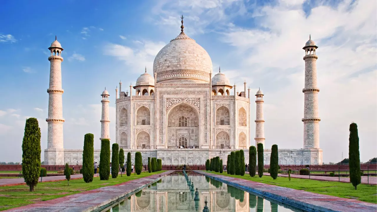 एंटी ड्रोन सिस्टम से लैस होगा Taj Mahal, धमकी भरे ई-मेल के बाद यूपी सरकार का फैसला एंटी ड्रोन सिस्टम से लैस होगा Taj Mahal, धमकी भरे ई-मेल के बाद यूपी सरकार का फैसला
