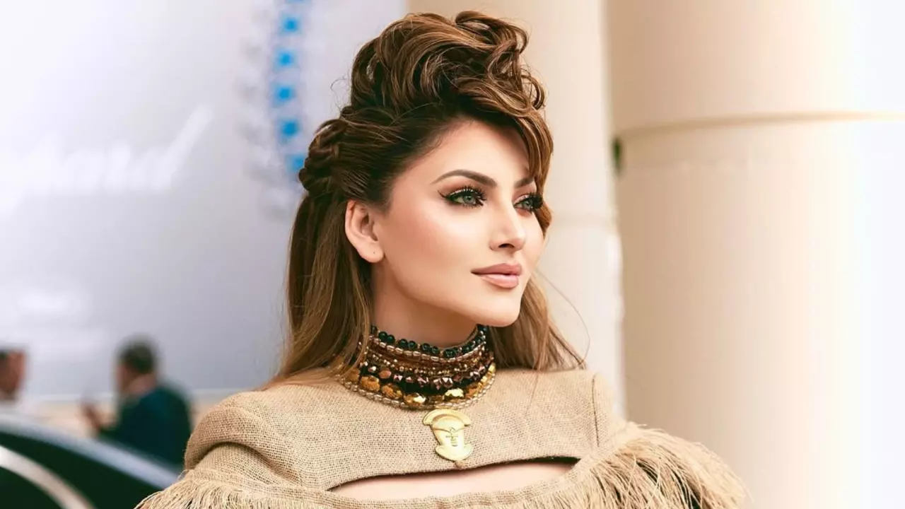 Urvashi Rautela ने कांन्स में सीढ़ियां ब्लॉक करने के आरोपों पर दी कड़ी प्रतिक्रिया, डाइट सब्या को बताया पेड ट्रोल