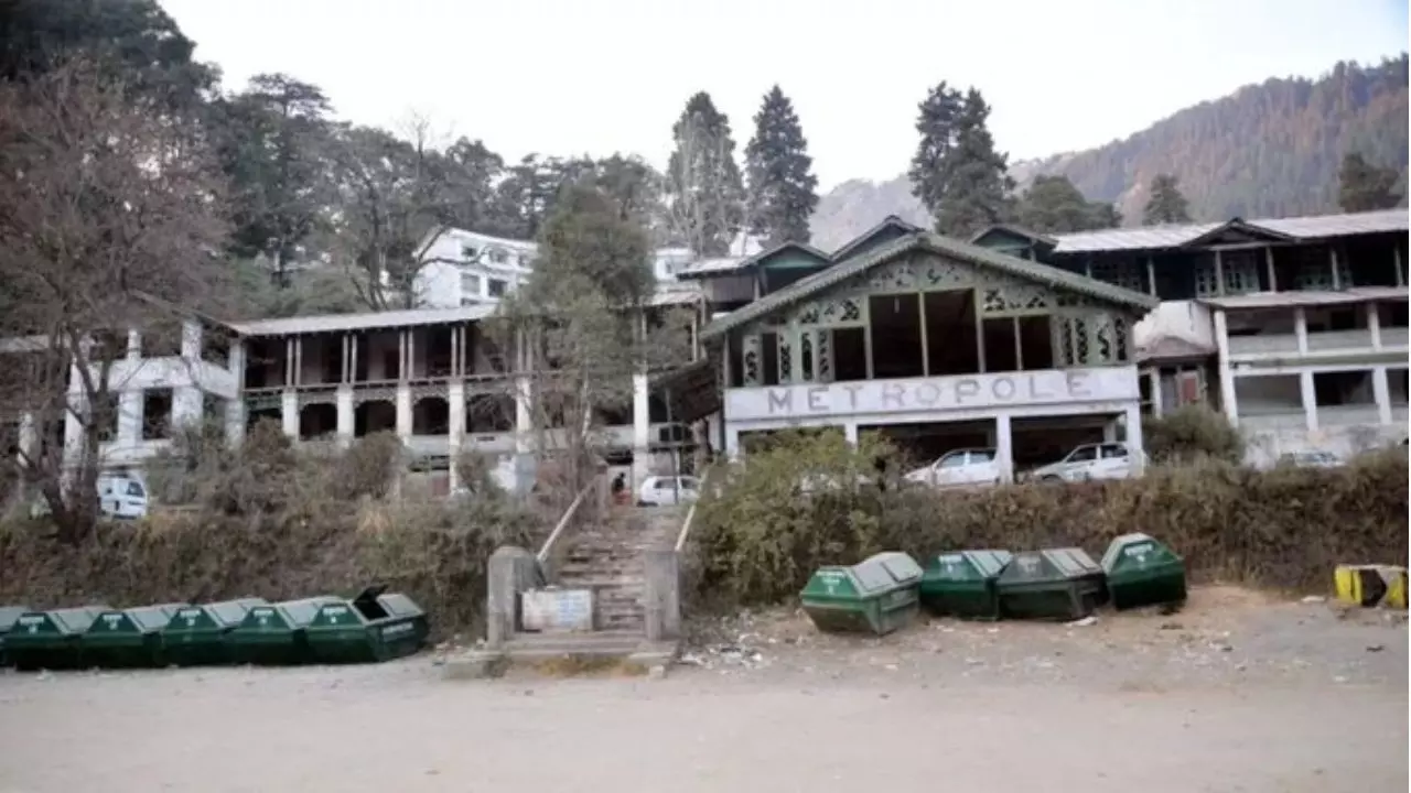 1880 में बना होटल दूर करेगा नैनीताल की ट्रैफिक की समस्या! जिन्ना से भी है खास कनेक्शन 1880 में बना होटल दूर करेगा नैनीताल की ट्रैफिक की समस्या! जिन्ना से भी है खास कनेक्शन