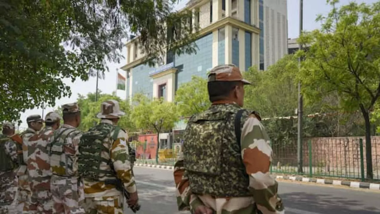 हर महीने 3500 में बिकते थे हिंदुस्तान के राज! महिला पत्रकार के जाल में फंसा CRPF जवान