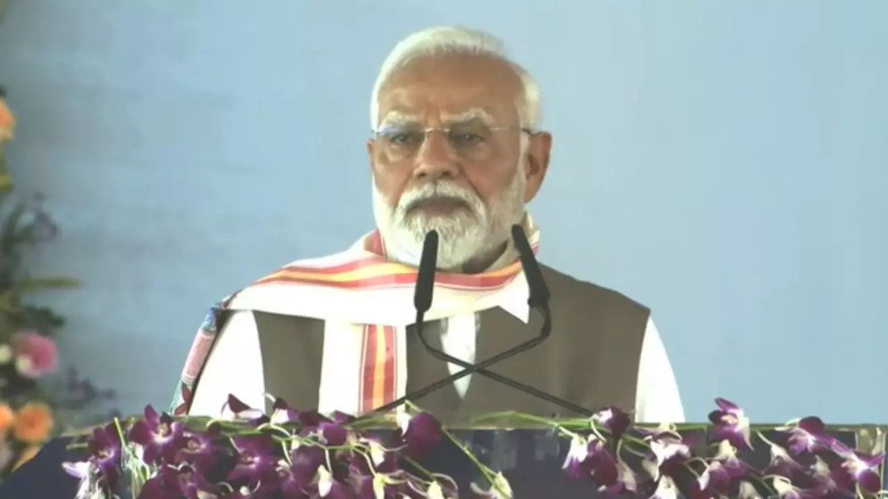 आतंक का फन जब-जब उठेगा, भारत उसे बिल से खींचकर कुचल... ब्रिकमगंज से PM मोदी ने पाकिस्तान को फिर दी चेतावनी- 10 बातें आतंक का फन जब-जब उठेगा, भारत उसे बिल से खींचकर कुचल... ब्रिकमगंज से PM मोदी ने पाकिस्तान को फिर दी चेतावनी- 10 बातें