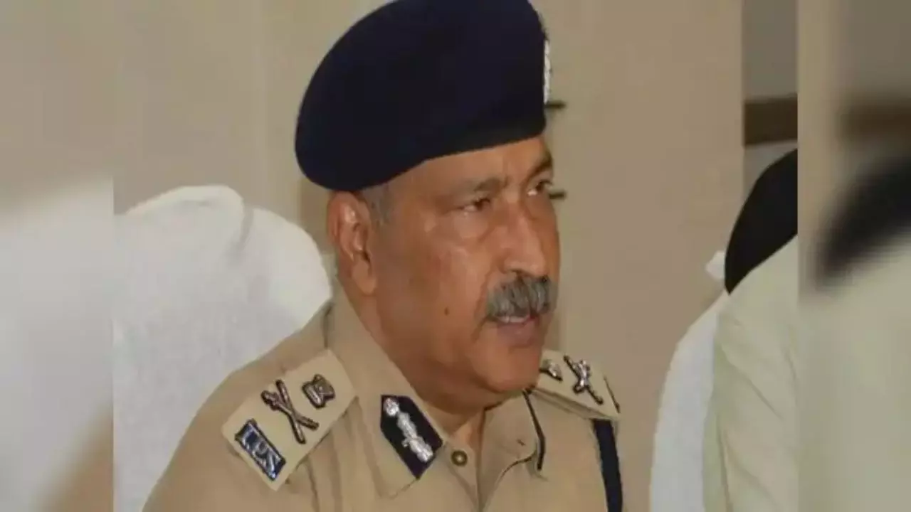 UP पुलिस के नए मुखिया IPS राजीव कृष्ण कौन? कभी बीहड़ के अपराधियों का किया था सफाया UP पुलिस के नए मुखिया IPS राजीव कृष्ण कौन? कभी बीहड़ के अपराधियों का किया था सफाया