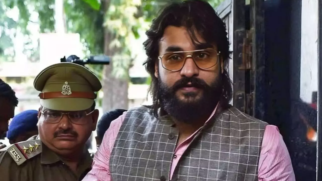 अब्बास अंसारी को कोर्ट ने दिखाया कानून का डंडा,  विधायकी की कुर्सी जाना तय! क्या कहता है कानून