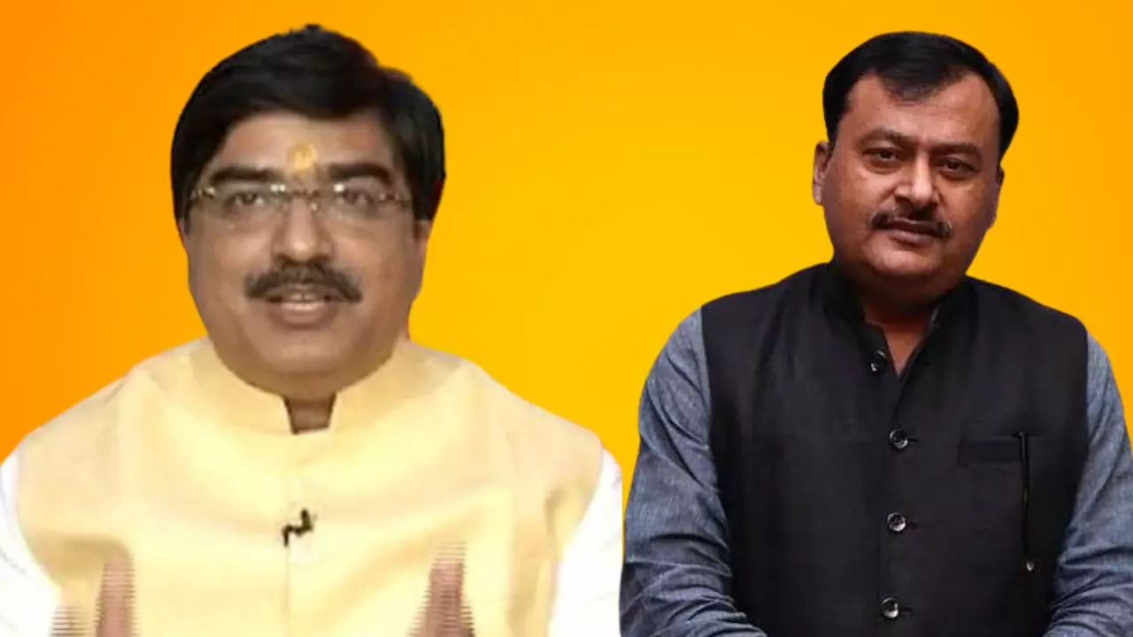 डिबेट शो में नेताओं की Cat Fight पर बवाल! ON कैमरा BJP प्रवक्ता बोले- पाकिस्तान को तू चाटता है, तेरी मां...
