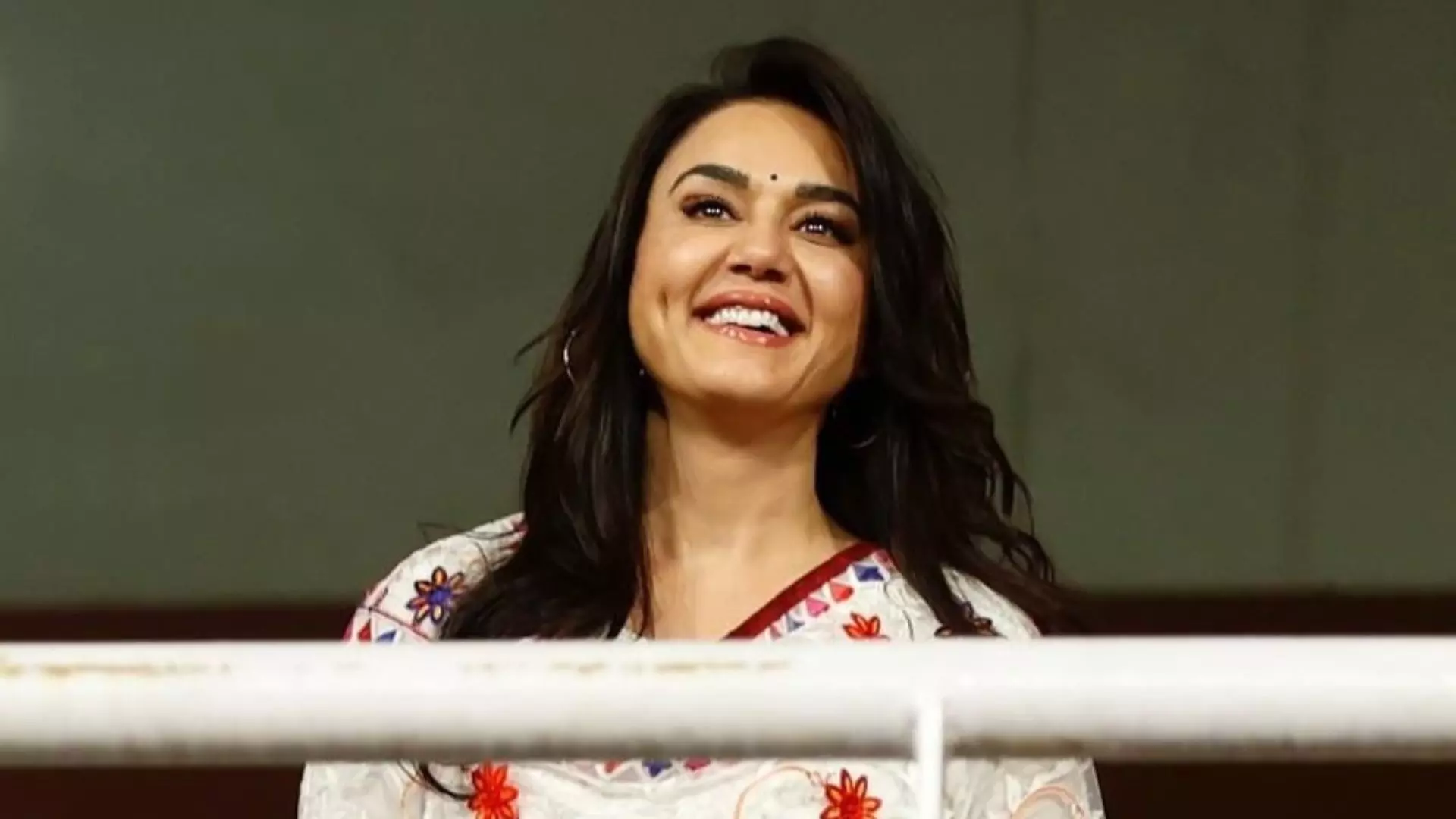 IPL 2025 की ट्रॉफी जीतने वाली चौथी एक्ट्रेस होंगी Preity Zinta? जानिए कौन था यह खिताब जीतने वाला पहला स्टार