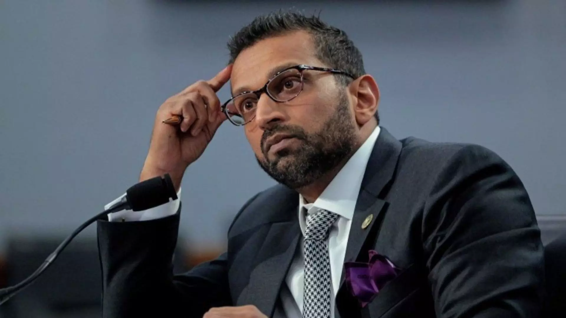क्या है ‘स्वैटिंग’? जिसका शिकार हुए FBI डायरेक्टर काश पटेल, कहा- वो मुझे निशाना बनाते हैं और बनाते रहेंगे क्या है ‘स्वैटिंग’? जिसका शिकार हुए FBI डायरेक्टर काश पटेल, कहा- वो मुझे निशाना बनाते हैं और बनाते रहेंगे