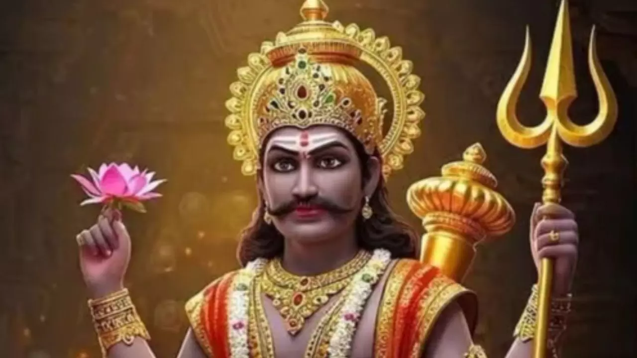 Shani Gochar 2025: शनि के मीन राशि में गोचर से वृषभ राशि पर साल 2027 तक कैसा रहेगा असर ? जानें सबकुछ Shani Gochar 2025: शनि के मीन राशि में गोचर से वृषभ राशि पर साल 2027 तक कैसा रहेगा असर ? जानें सबकुछ