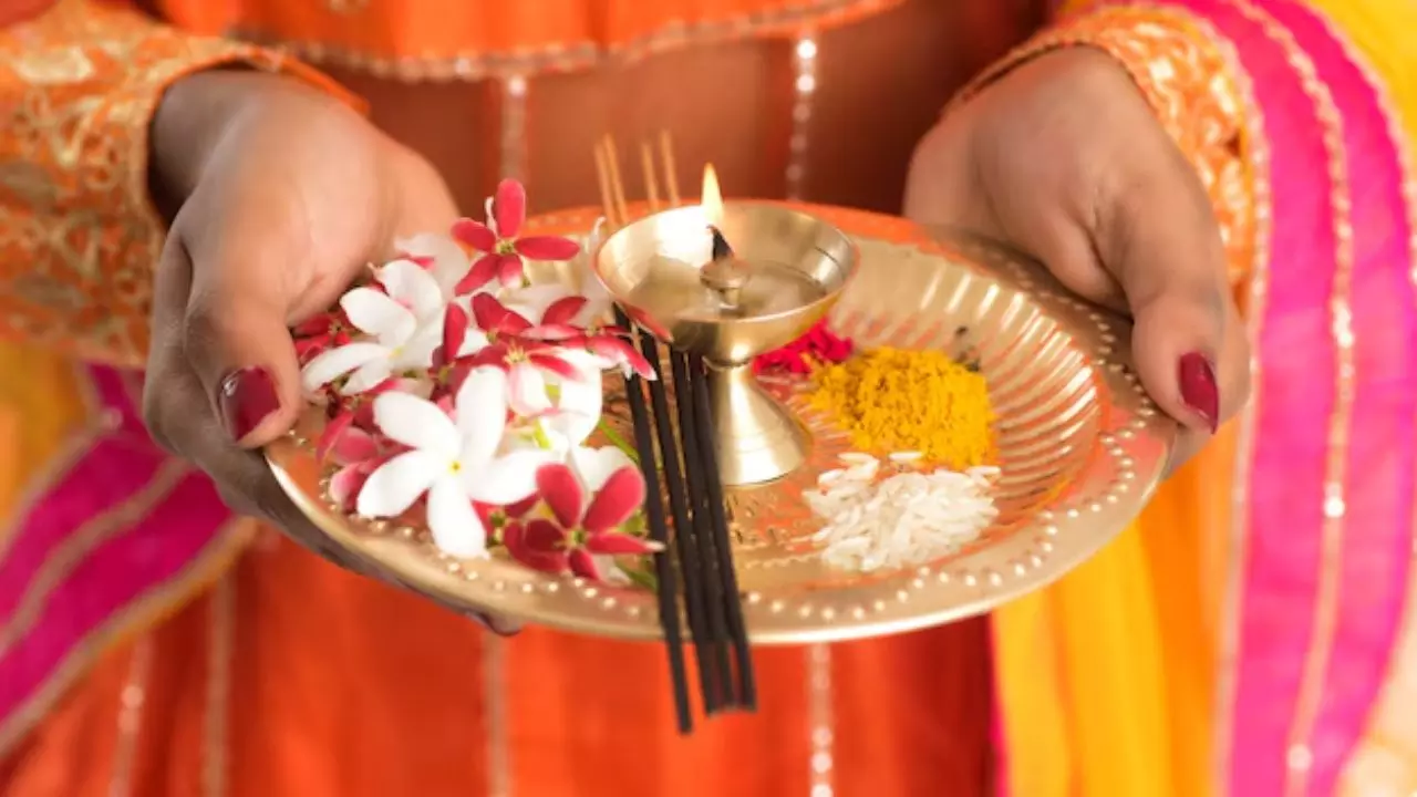 कब है ज्येष्ठ पूर्णिमा, राशि अनुसार इन चीजों का दान करने से मां लक्ष्मी की बरसेगी कृपा कब है ज्येष्ठ पूर्णिमा, राशि अनुसार इन चीजों का दान करने से मां लक्ष्मी की बरसेगी कृपा