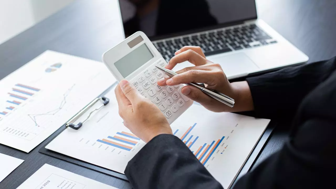 ITR Filing 2025: रिटर्न फाइल करते समय न करें ये गलती, रिफंड मिलने में होगी परेशानी