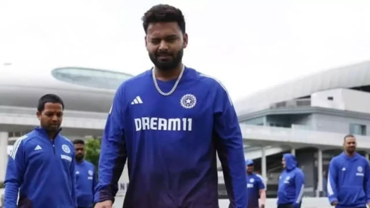 ऋषभ पंत की चोट ने उड़ाए टीम इंडिया के होश! मैदान से बाहर हुए पंत, क्या अब दिखेंगे ध्रुव जुरेल?
