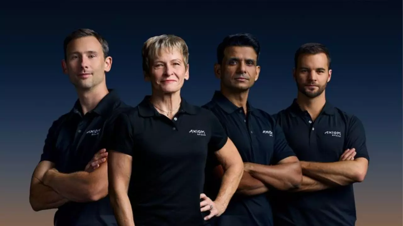 Axiom 4 Space Mission: शुभांशु शुक्‍ला के साथ स्‍पेस स्‍टेशन जाने वाले Crew को जान लीजिए