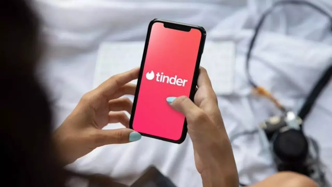 Tinder में आया लंबी Hight वाले पार्टनर को चुनने का ऑप्शन! जानें नए फीचर से क्यों नाराज हो रहे यूजर्स