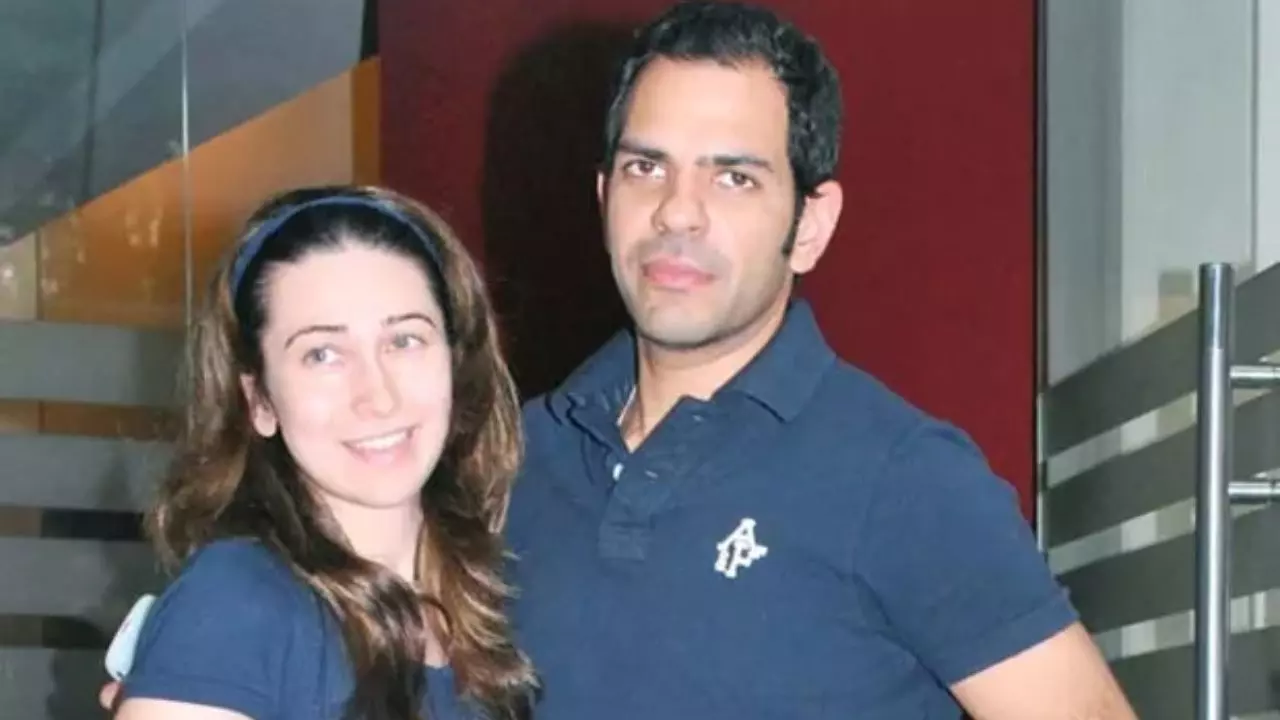 Sunjay Kapur Death: क्या मधुमक्खी ले सकती है इंसान की जान? एक्सपर्ट ने बताया कैसे इससे पड़ सकता है दिल का दौरा Sunjay Kapur Death: क्या मधुमक्खी ले सकती है इंसान की जान? एक्सपर्ट ने बताया कैसे इससे पड़ सकता है दिल का दौरा