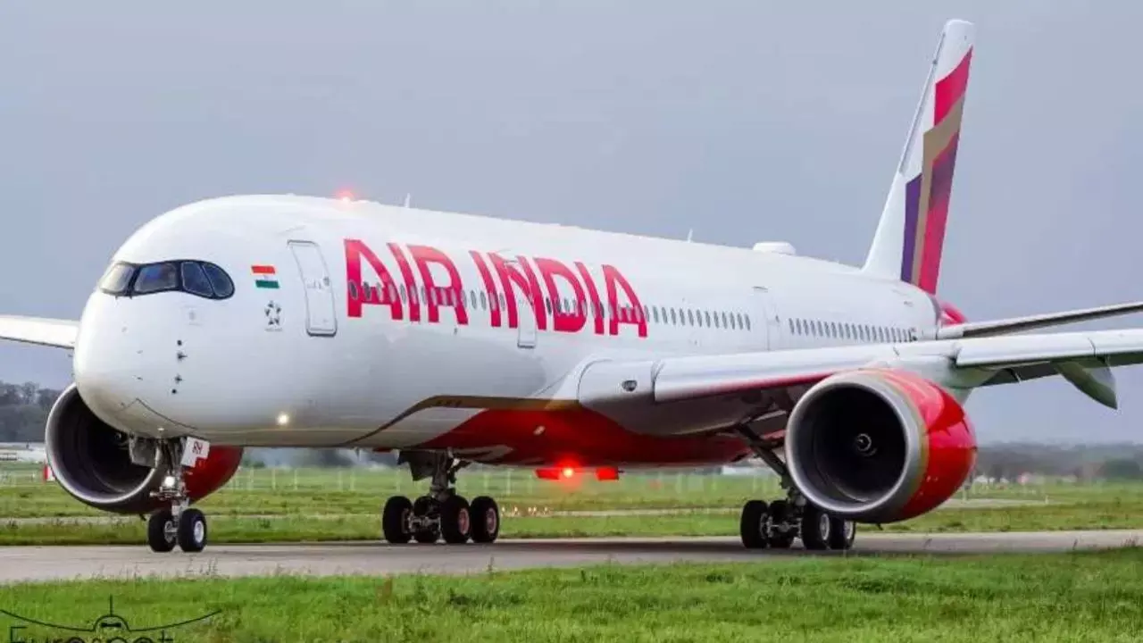 पायलट ड्यूटी नियमों में खेल! DGCA ने एयर इंडिया को लताड़ा, चालाकी पर CEO को लगाई फटकार