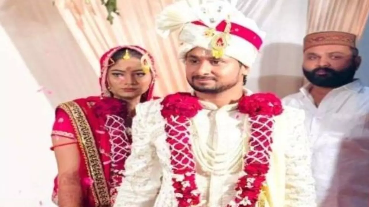 ये बकवास देख रही हो! यूपी की महिला बोली- बस में उसके साथ थी सोनम रघुवंशी, सास के बयान से जु़ड़ी REEL देखने पर भड़क उठी