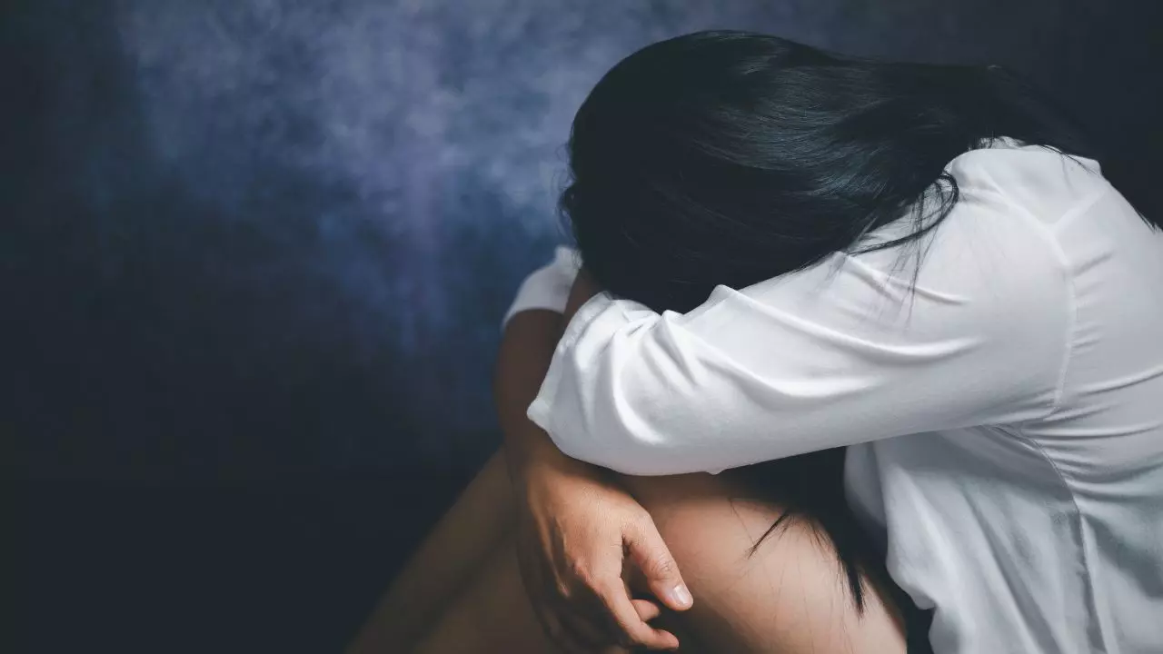 बॉयफ्रेंड को बांधकर उसके सामने प्रेमिका से गैंगरेप, बीच पर घूमने आई 20 साल की कॉलेज स्टूडेंट से हैवानियत बॉयफ्रेंड को बांधकर उसके सामने प्रेमिका से गैंगरेप, बीच पर घूमने आई 20 साल की कॉलेज स्टूडेंट से हैवानियत
