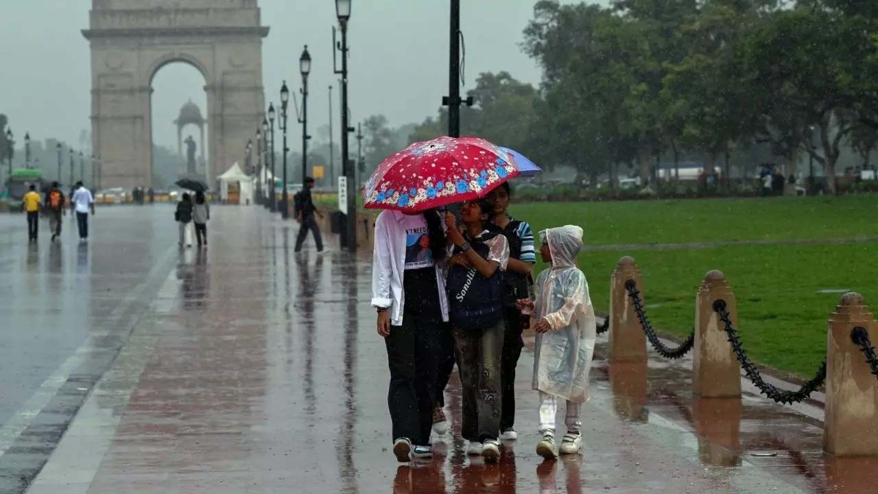 दिल्ली-NCR में आंधी और बारिश का ऑरेंज अलर्ट, मौसम विभाग ने इन 6 राज्यों को दी चेतावनी दिल्ली-NCR में आंधी और बारिश का ऑरेंज अलर्ट, मौसम विभाग ने इन 6 राज्यों को दी चेतावनी